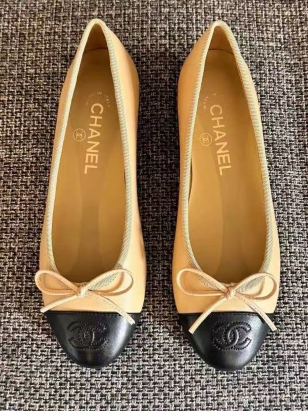 CHANEL Two-Tone Leather Bow Cap Toe CC Ballet Flat Shoes